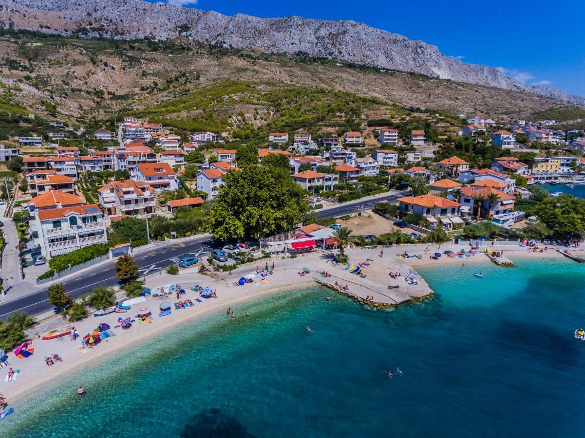 Apartments Beach Dugi Rat Bagian luar foto