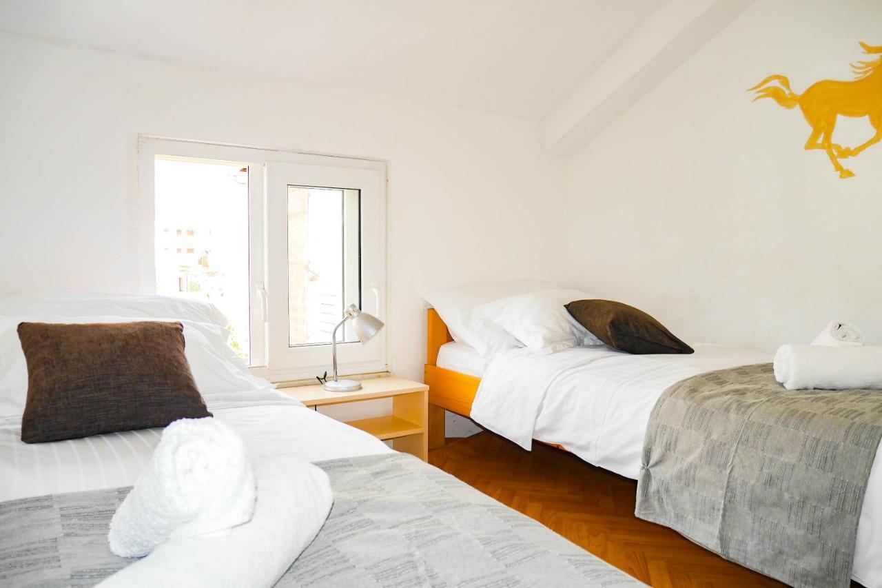 Apartments Beach Dugi Rat Bagian luar foto