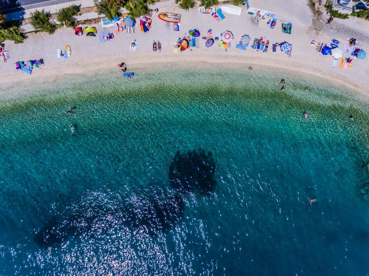 Apartments Beach Dugi Rat Bagian luar foto